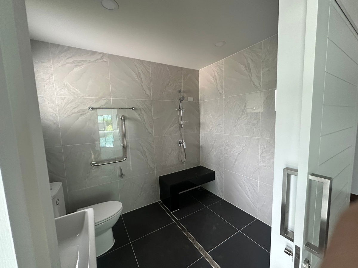 รูป 🏡 Luxury Single House ✨ ชั้นนำของโครงการ – 📏 แปลงใหญ่พิเศษ 🌳 ติดสวน 🏡 พร้อม Smart Home ทั้งหลัง - รูปที่ 12/20