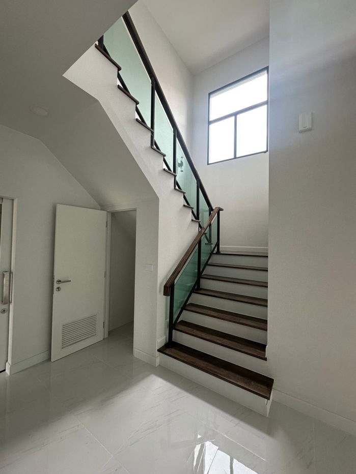 รูป 🏡 Luxury Single House ✨ ชั้นนำของโครงการ – 📏 แปลงใหญ่พิเศษ 🌳 ติดสวน 🏡 พร้อม Smart Home ทั้งหลัง - รูปที่ 11/20