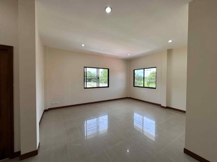 picture Large Pool Villa in Pattaya for Sale in Pattaya near HIGATE International school - 11/32