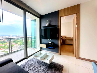 Condos for sale : Riviera Wongamat 1 Bedroom Condo for Sale