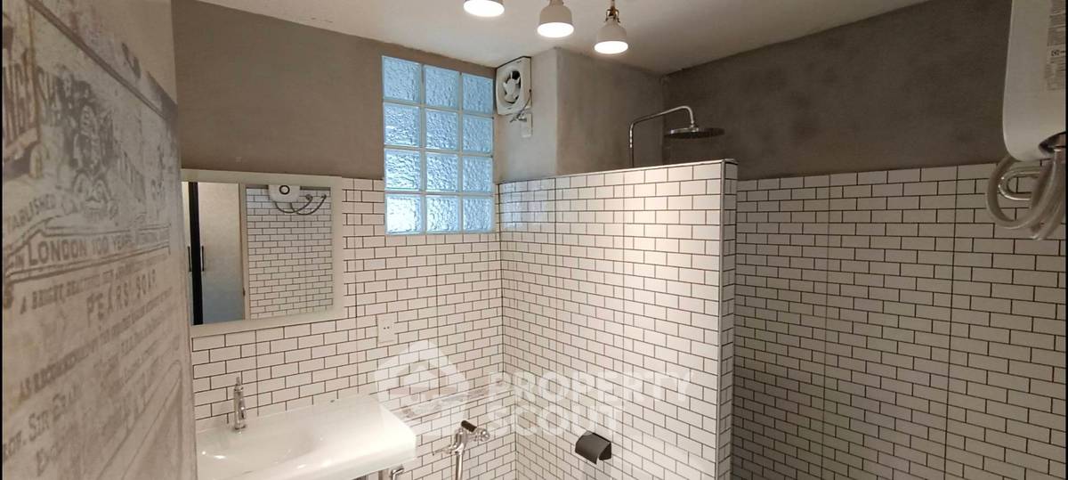 picture 3-BR Condo at Baan Prida Condominium near BTS Nana (ID 2471763) - 7/12