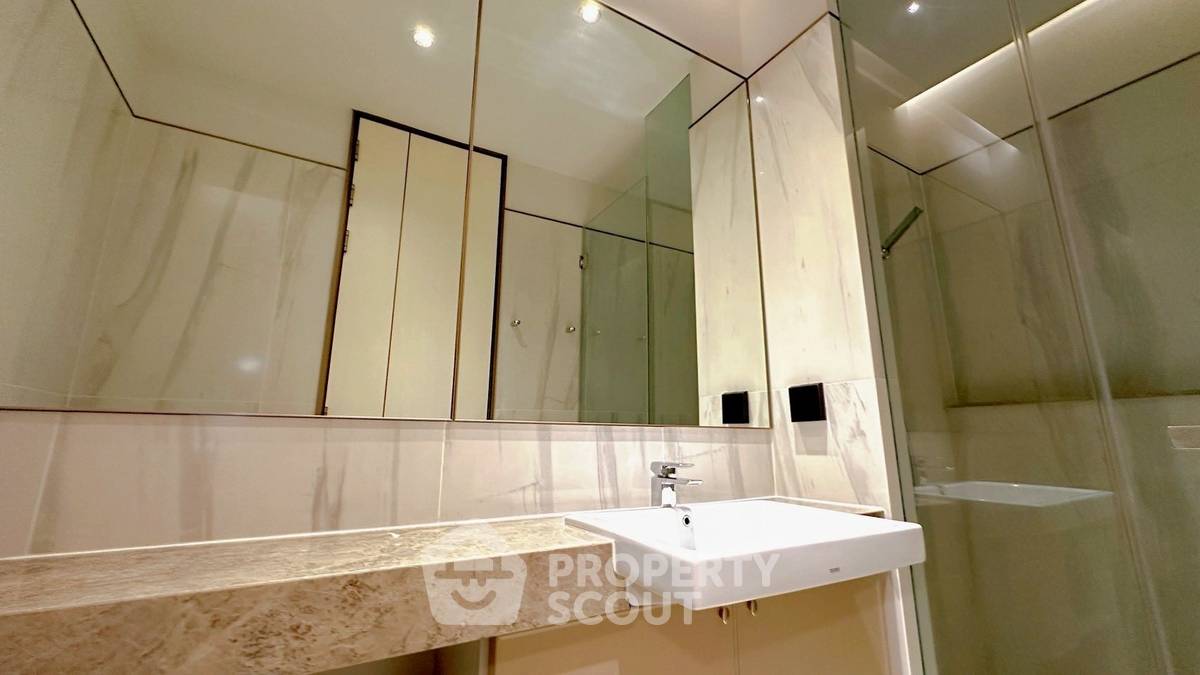 picture 3-BR Condo at KRAAM Sukhumvit 26 near BTS Phrom Phong (ID 2476392) - 7/15