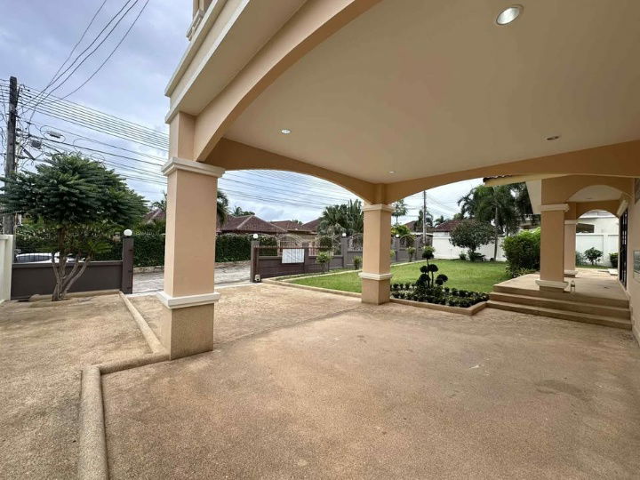 picture Large Pool Villa in Pattaya for Sale in Pattaya near HIGATE International school - 28/32