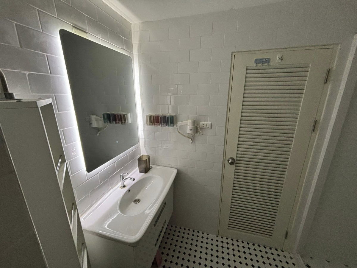 รูป คอนโดให้เช่า : Topview Tower (ท๊อปวิว ทาวเวอร์)  ((BTS ทองหล่อ )) MK-02 line @livingbkk - รูปที่ 7/8