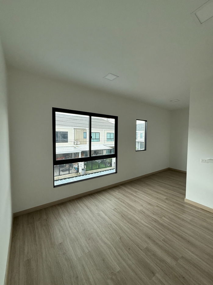 รูป ทาวน์โฮม เดอะ คอนเนค วงแหวน-พระราม 9 The Connect Wongwaen-Rama 9 เข้า-ออกได้หลายเส้นทาง ใกล้ทางด่วนศรีรัช (พระราม 9) - รูปที่ 15/29