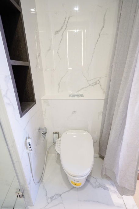 รูป ให้เช่าคอนโด ไซมิส เอ๊กซ์คลูซีพ ควีนส์ อาคาร 1 ชั้น 17 1 ห้องนอน ขนาด 35.00 ตรม ใกล้ โรงเรียนอักษรานานาชาติ - รูปที่ 8/10