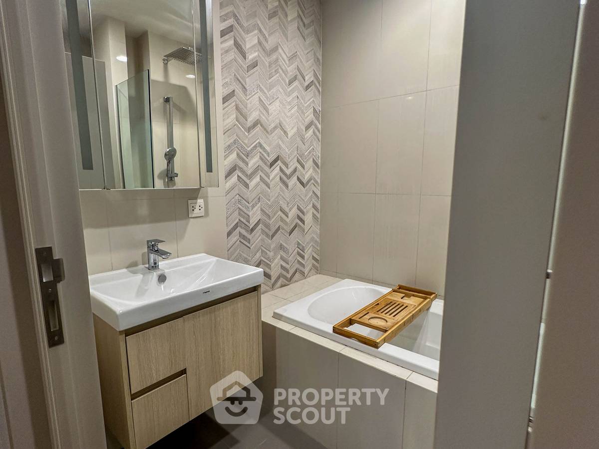 picture 1-BR Condo at Oka Haus Sukhumvit 36 near BTS Thong Lor (ID 2461267) - 9/23