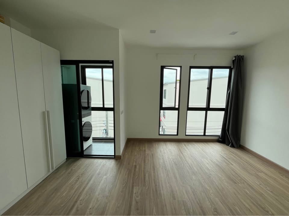 picture [For Rent] 3-Storey Townhome – Brand New, Fully Furnished 🐶Pet Friendly🐱 at Patio Srinakarin–Rama 9 | Golf Course View - 12/15