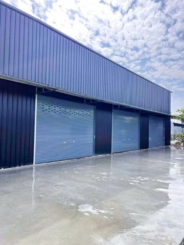 รูป ติดถนนใหญ่ สารีบุตร-ทับยาว พระจอมเกล้าลาดกระบัง 5.15กม. หัวตะเข้ รร.ประสานสามัคคี 300ม. ให้เช่าโกดังใหม่ 120ตร.ม. 30ตร.วา. - รูปที่ 1/7