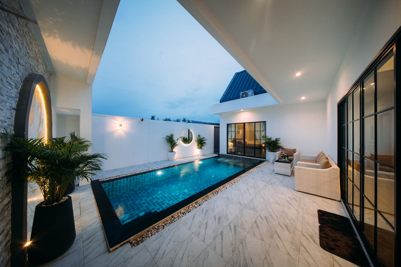 picture Modern Luxury 3-Bedroom Pool Villa for Sale – East Pattaya - 3/20