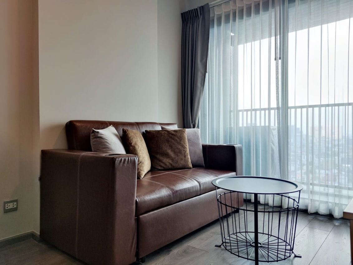picture ROOM FOR RENT WHIZDOM AVENUE RATCHADA-LADPRAO CONDO, right by Ladprao MRT, Ladprao Rd, 25th Fl. Studio room 35 sqm. 18,000 B/ Month - 10/19