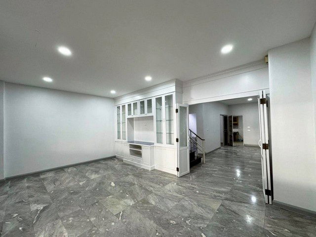 รูป HU7017 ทาวน์เฮ้าส์ให้เช่า วราธร วิลล์ กรุงเทพมหานคร - รูปที่ 3/8