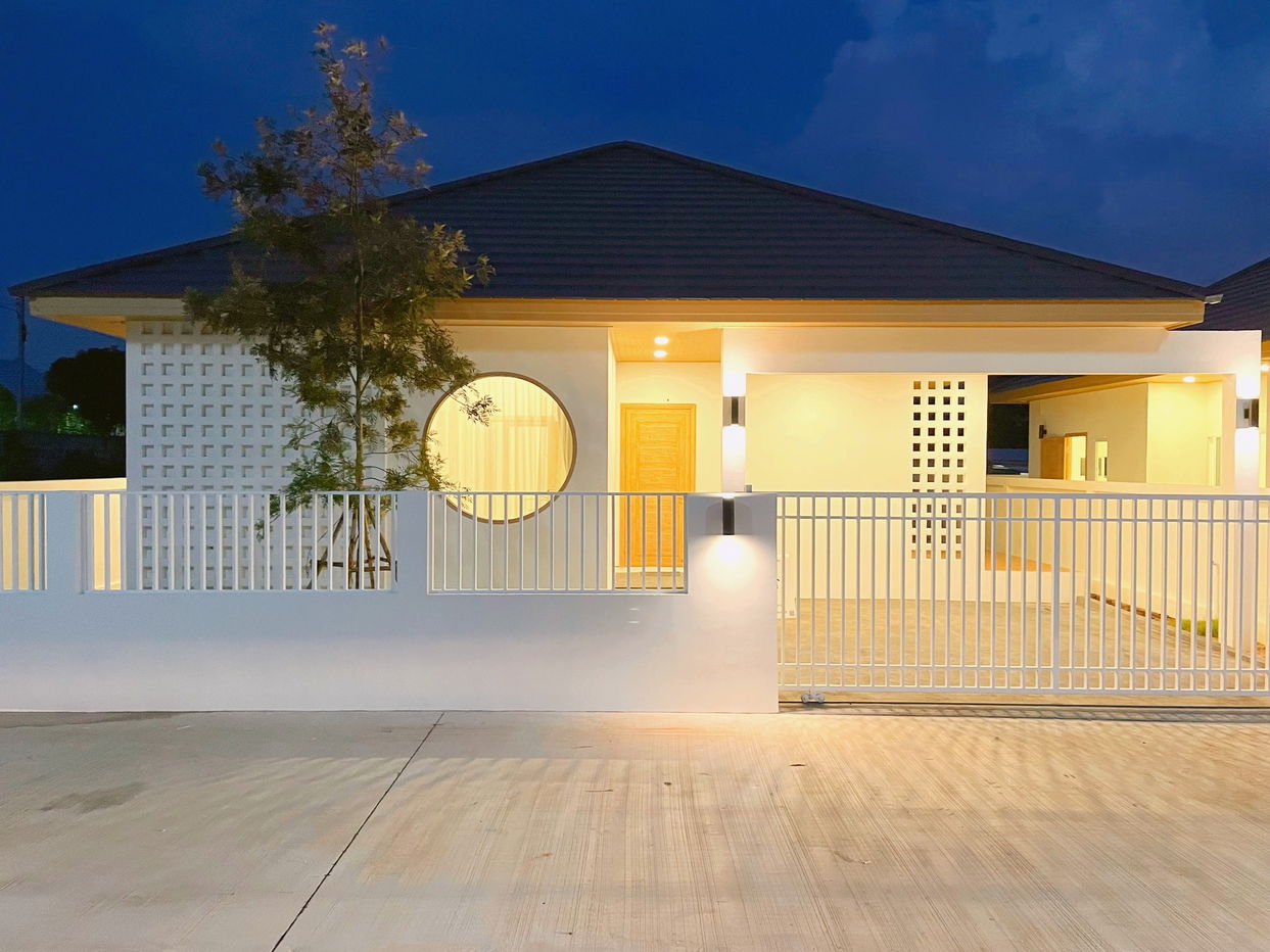 รูป Modern Minimalist 3-Bedroom for Sale – U-Tapao, Sattahip - รูปที่ 14/14