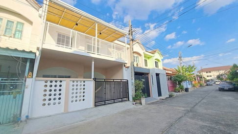 🍃OwP'Ya131225🍃 บ้านสวยมาก ทำเลดีมาก ออกมาอีกหลังหนึ่ง หมู่บ้านบัวทองธานี