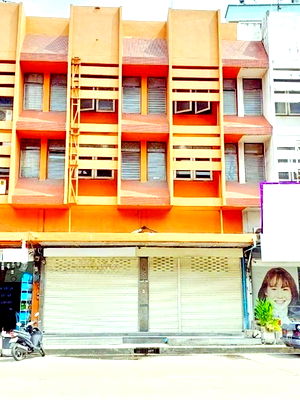 เช่าอาคารพาณิชย์ วิทยาลัยพยาบาลบรมราชชนนีนพรัตน์วชิระ : แฮปปี้แลนด์ MRTบางกะปิ 1.5กม. 6นอน ให้เช่าอาคารพาณิชย์ 3ชั้น 2คูหา 38ตร.วา. 450ตร.ม. ทำเลดี ติดถนนใหญ่ คลีนิค ร้านมือถือ 6น้ำ เดอะมอลล์