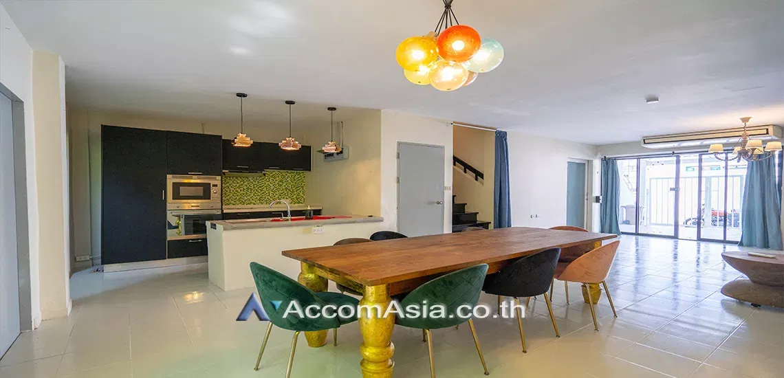 picture 🔼🔽 AccomA 📩 Home Office 4 BR House in Khlong Toei Nuea (AA19790) - 1/16