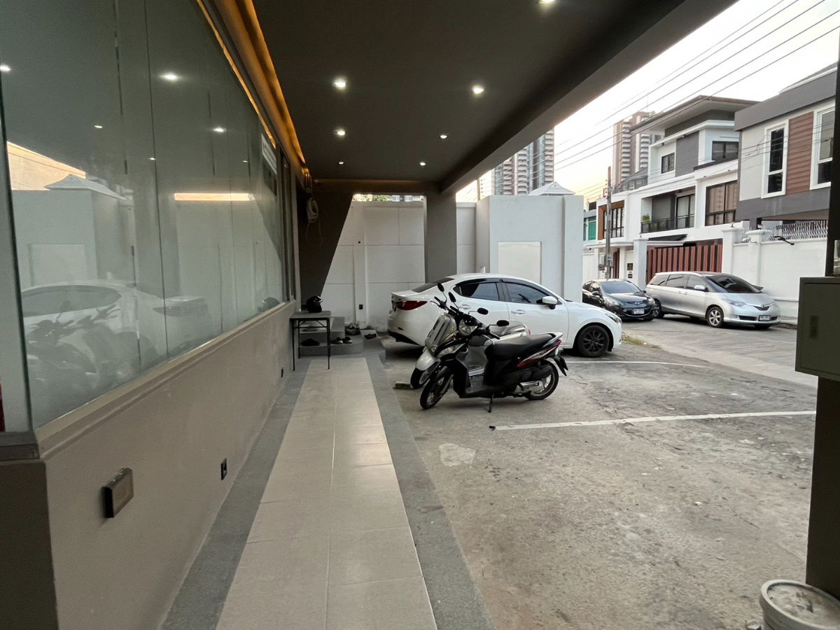 รูป ทาวน์โฮม 3 ชั้นครึ่ง โครงการ หมู่บ้านเมืองทองธานี โครงการ 6 โซนD ตำบลบ้านใหม่ อำเภอปากเกร็ด นนทบุรี 11120 (ราคา 24,000,000 บาท) - รูปที่ 4/58