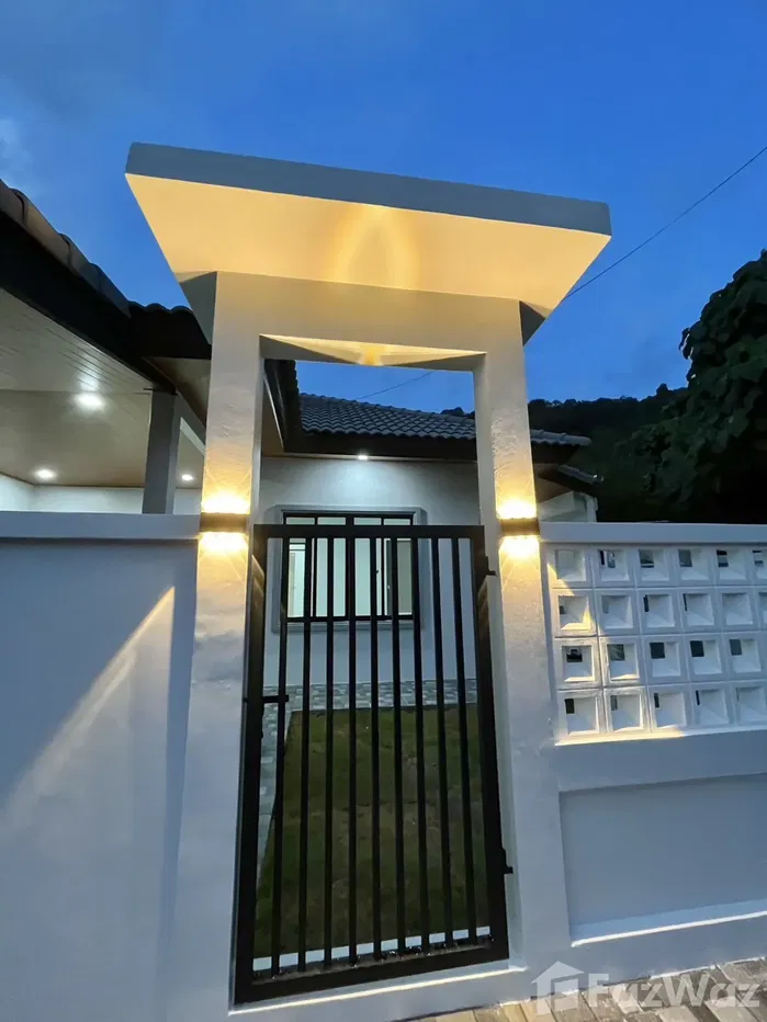 picture Renovated Corner Single-Storey Semi-Detached House | Kathu 5913549 - 6/17