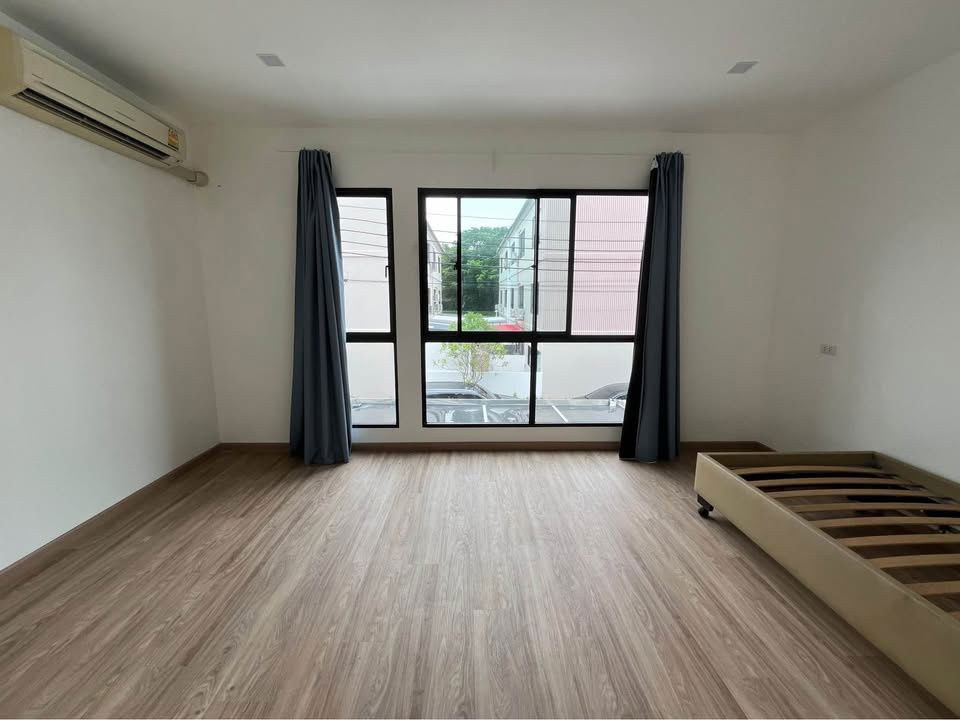picture [For Rent] 3-Storey Townhome – Brand New, Fully Furnished 🐶Pet Friendly🐱 at Patio Srinakarin–Rama 9 | Golf Course View - 10/15