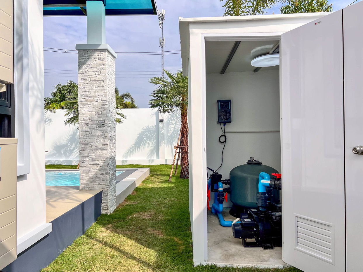 picture Luxury Pool Villa for Sale in Huai Yai - 2/17