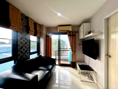 Condos for rent 700 Year Sports Arena Chiang Mai : 🔥Condo for RENT! ** Corner Unit ** at The Next 1 Condominium next to Ruamchok Mall, Supermarket, Fresh Market near to Central, School and etc.