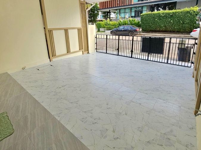 4-bed townhouse for sale, 190 sqm, 19.9 sq wah, Patio Srinakarin - Rama 9