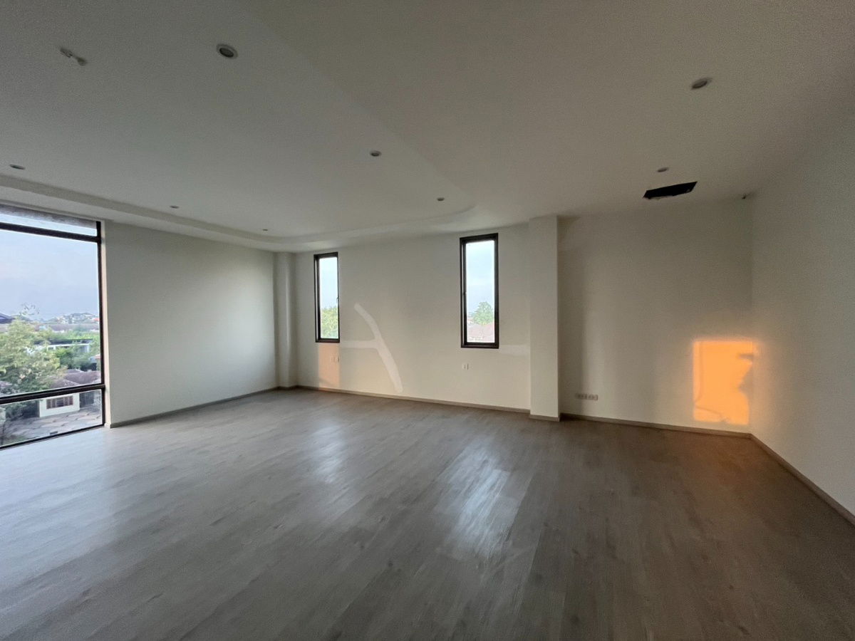 รูป ทาวน์โฮม 3 ชั้นครึ่ง โครงการ หมู่บ้านเมืองทองธานี โครงการ 6 โซนD ตำบลบ้านใหม่ อำเภอปากเกร็ด นนทบุรี 11120 (ราคา 24,000,000 บาท) - รูปที่ 40/58