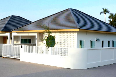 บ้านเดี่ยว รพ.สัตหีบ กม.10 : Modern Minimalist 3-Bedroom for Sale – U-Tapao, Sattahip