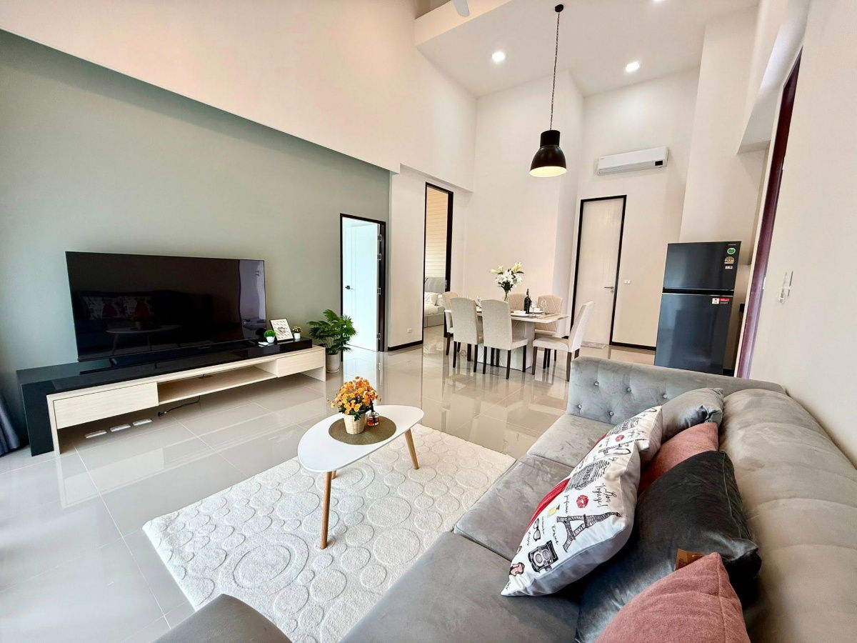 picture Single detached 3 bedrooms house for sale, high ceiling 5.3 meters, fully furnished and ready to move in, Pattaya - 2/19