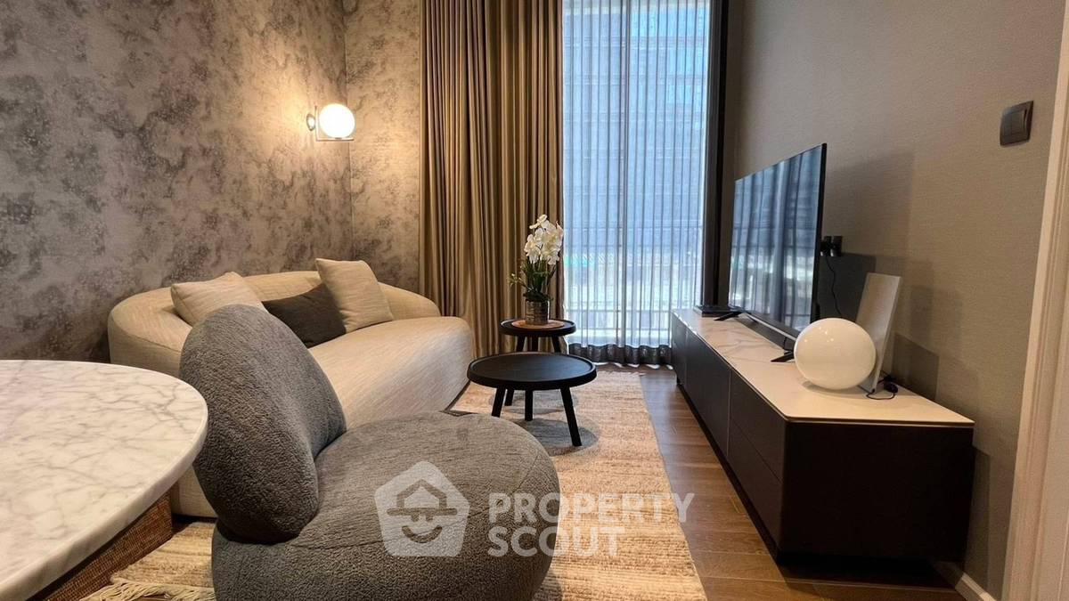 picture 1-BR Condo at Muniq Langsuan near BTS Ratchadamri (ID 1908089) - 2/8
