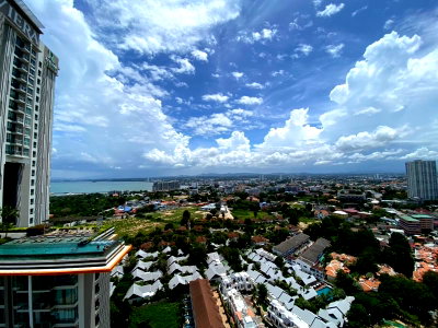 Condos for sale : The Riviera Wongamat Studio for Sale