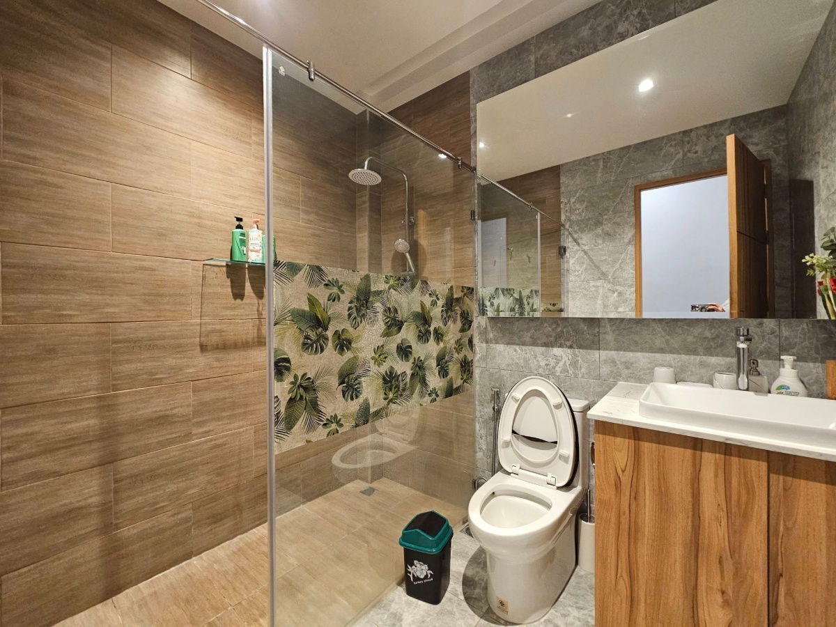 รูป พูลวิลล่านอร์ดิคในพัทยา พูลวิลล่าหรูใกล้สวนสาธารณะอ่างเก็บน้ำชากนอก ให้คุณสัมผัสบรรยากาศเงียบสงบ พร้อม 3 ห้องนอน 3 ห้องน้ำ และเฟอร์นิเจอร์ครบครัน - รูปที่ 20/25