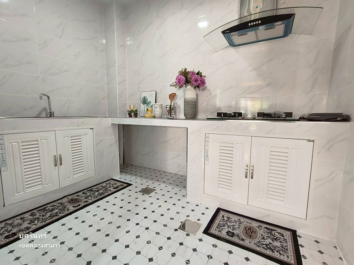 รูป ม.บุศรินทร์ พระยาสุเรนทร์ 40 ซ.37 ทาวน์เฮาส์ 2 ชั้น พร้อมอยู่ ฟรีเฟอร์ฯ ทั้งหลัง ตกแต่งใหม่ทำเลดี เดินทางสะดวก - รูปที่ 11/21