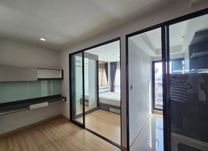 รูป คอนโด Knightsbridge skycity สะพานใหม่ ติด bts-สายหยุด แบบ 1 ห้องนอน 28 ตรม. ชั้น 9 มีเครื่องซักผ้า ของครบ - รูปที่ 4/8