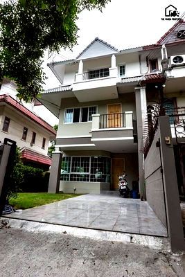 ทาวน์โฮม เขตบางนา : ทาวเฮ้าส์ 3 ชั้น  โครงการหมู่บ้านลัดดาว 