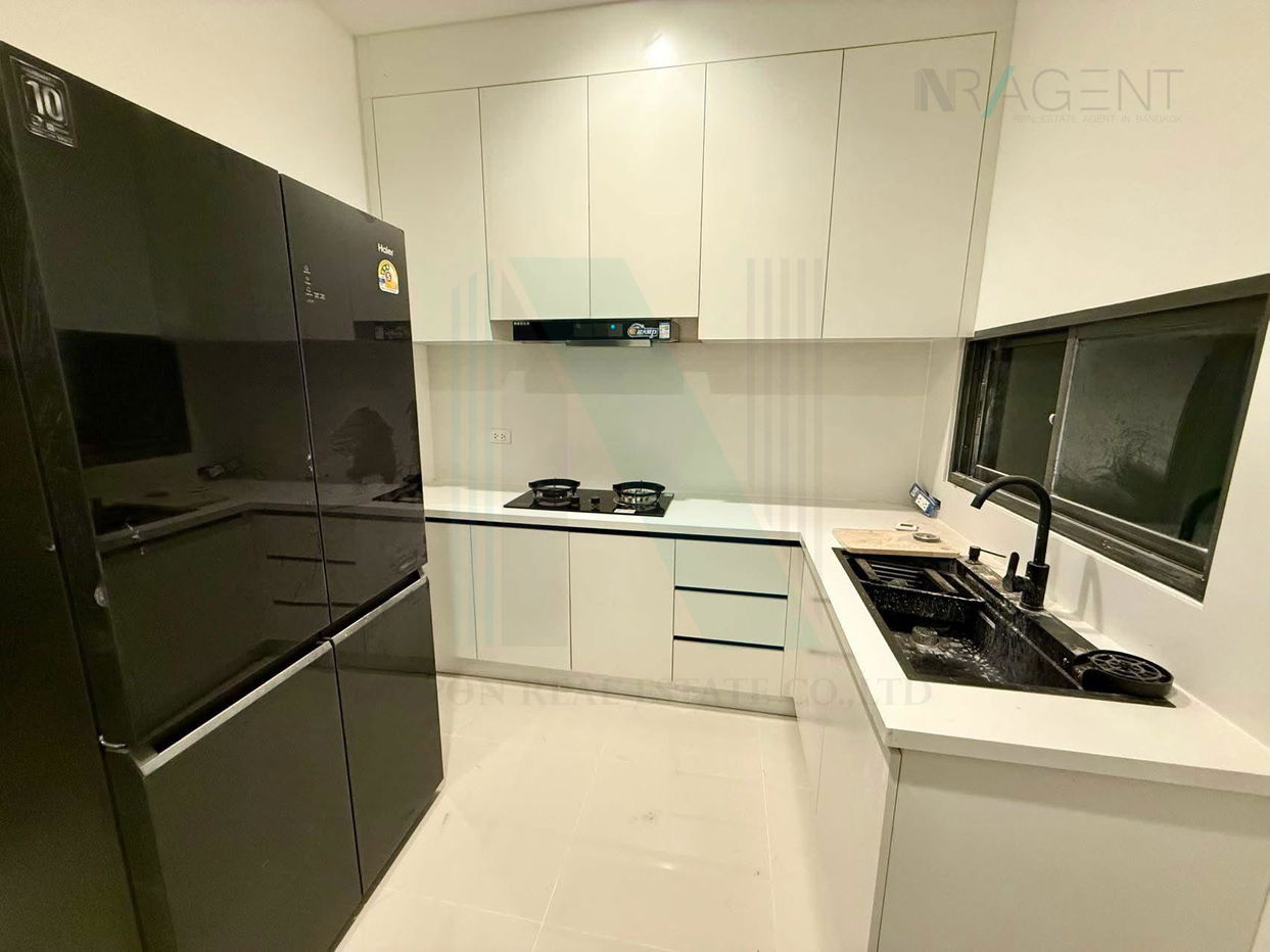 รูป 📌 ให้เช่าบ้านเดี่ยว 2 ชั้น บางกอก บูเลอวาร์ด ศรีนครินทร์-บางนา 4 ห้องนอน 5 ห้องน้ำ - รูปที่ 4/8