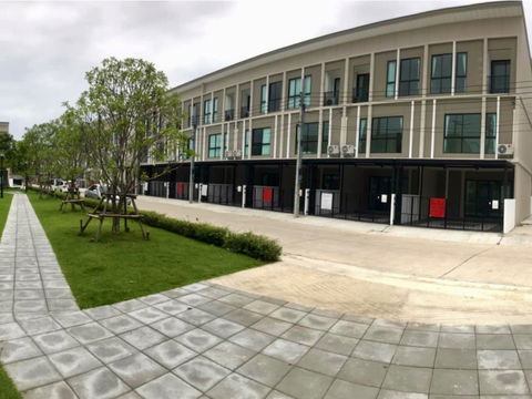 ขายด่วน ราคาดีมาก ทาวน์โฮม 3 ชั้น รีโนเวทใหม่ PATIO ศรีนครินทร์–พระราม 9 ทำเลกรุงเทพกรีฑา