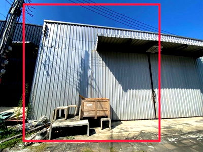 เช่าโรงงาน คริสตัล ดีไซน์ เซ็นเตอร์ : ให้เช่าโกดังซอยลาดพร้าว ใกล้รถไฟฟ้าสายสีเหลือง พื้นที่ใช้สอย 190 ตร.ม. เหมาะทำโกดังเก็บของ ถนนซอยกว้าง รถคอนเทนเนอร์ จอดลงของได้