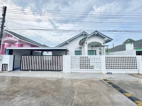 บ้านเดี่ยวพลูวิลล่า 3 ห้องนอน หมู่บ้านพาราไดซ์ฮิลล์ 2 พัทยา เพียง 5.99 ล้านบาท พร้อมเข้าอยู่!!!