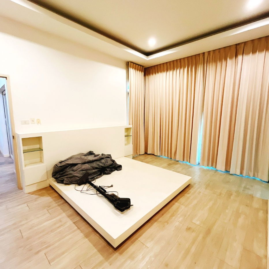 รูป ขายด่วน บ้านเดี่ยวพร้อมเข้าอยู่บนที่ดินแปลงใหญ่ ขาดทุน 17.5 ล้าน เหลือ 13.9 ล้าน - รูปที่ 40/47