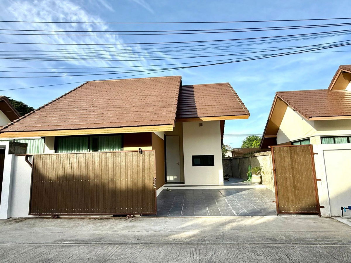 picture Single detached 3 bedrooms house for sale, high ceiling 5.3 meters, fully furnished and ready to move in, Pattaya - 18/19