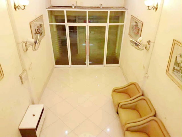 รูป สนง.เขตจอมทอง 600 ม.ตลาดสดโอ๋เอ๋ 300 ม. รพ.บางปะกอก 9 ให้เช่าอาคารพาณิชย์ 3.5 ชั้น 2 นอน 2 น้ำ ตกแต่งสวยพร้อมเฟอร์ฯ 19 ตร.วา. 245 ตร.วา. - รูปที่ 2/8