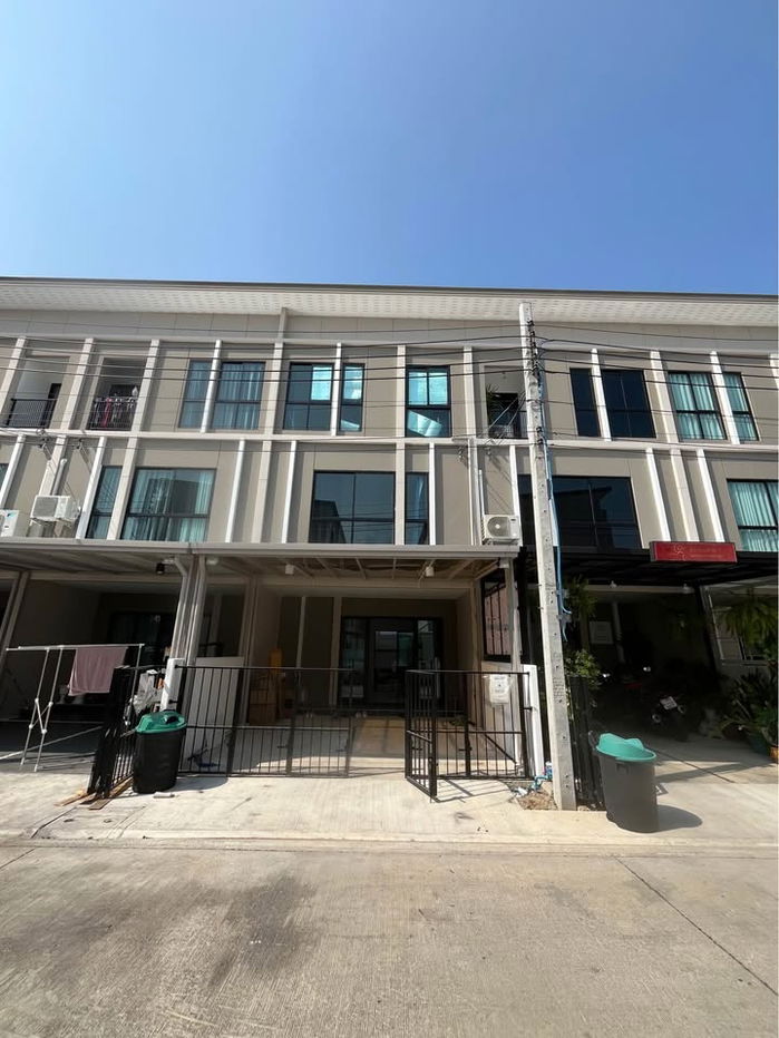 picture [For Rent] 3-Storey Townhome – Brand New, Fully Furnished 🐶Pet Friendly🐱 at Patio Srinakarin–Rama 9 | Golf Course View - 15/15