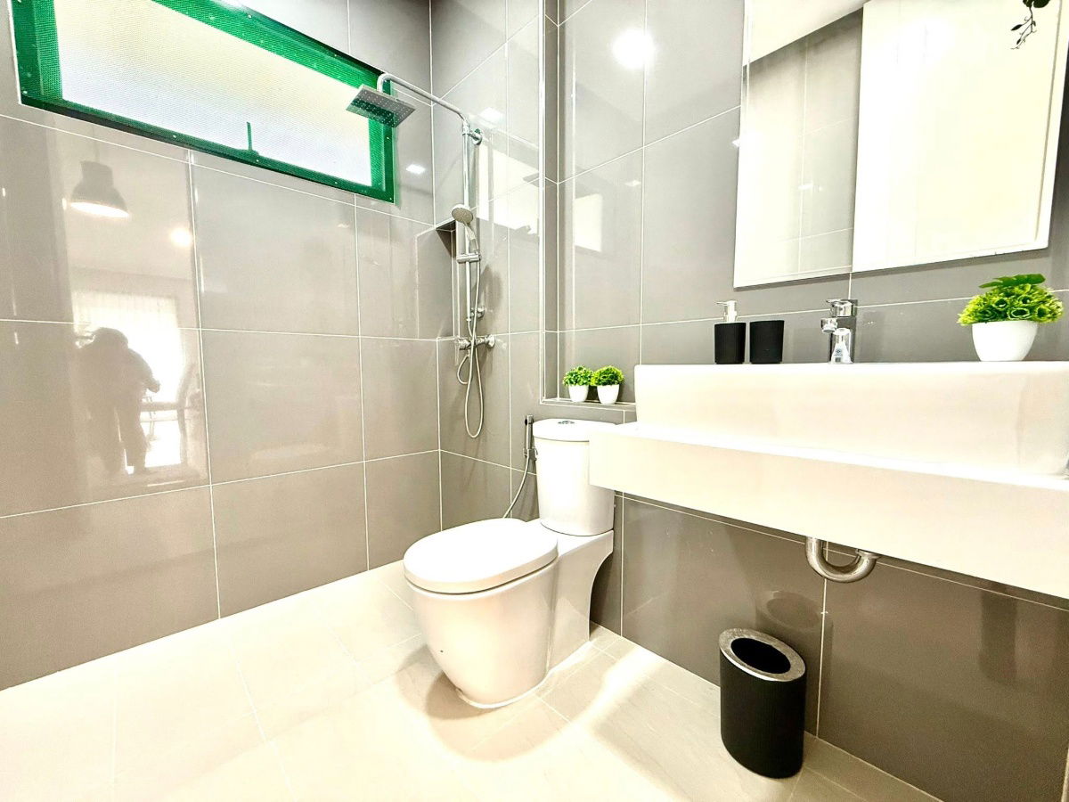 picture Single detached 3 bedrooms house for sale, high ceiling 5.3 meters, fully furnished and ready to move in, Pattaya - 9/19