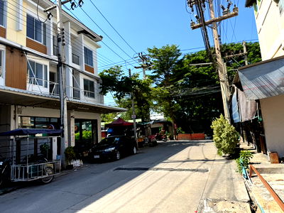 เช่าทาวน์โฮม ปทุมธานี : ให้เช่าทาว์โฮม 3 ชั้น คลองหลวง ปทุมธานี