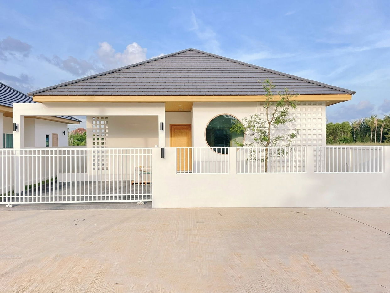 รูป Modern Minimalist 3-Bedroom for Sale – U-Tapao, Sattahip - รูปที่ 13/14