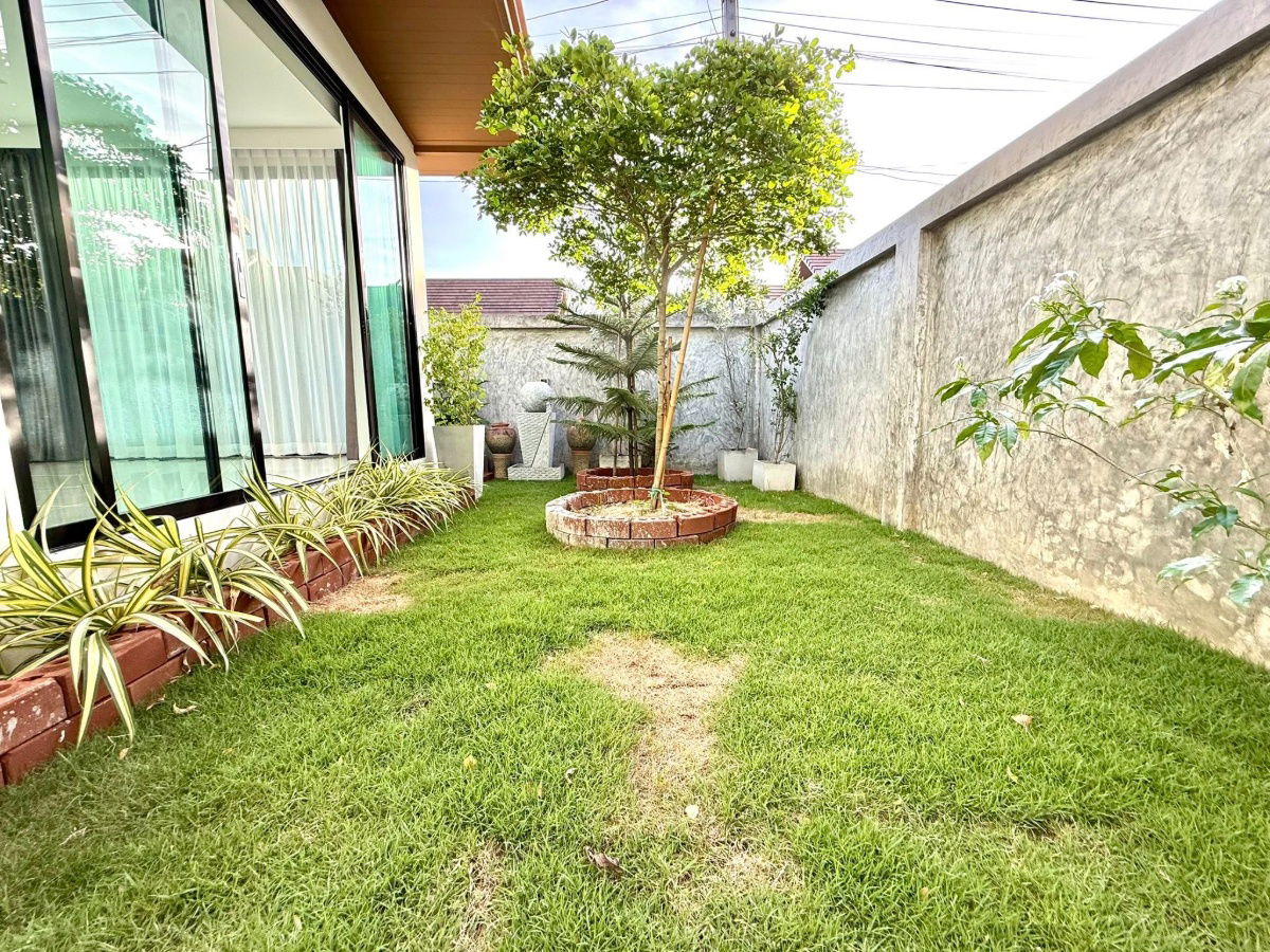 picture Single detached 3 bedrooms house for sale, high ceiling 5.3 meters, fully furnished and ready to move in, Pattaya - 17/19