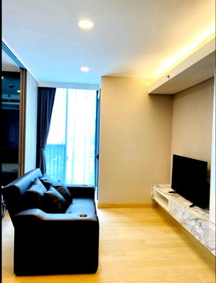 Condos for rent : Siamese Exclusive Queens. 1bed 36sqm. Line id: @pfagent