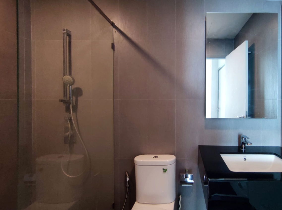 picture ROOM FOR RENT WHIZDOM AVENUE RATCHADA-LADPRAO CONDO, right by Ladprao MRT, Ladprao Rd, 25th Fl. Studio room 35 sqm. 18,000 B/ Month - 13/19