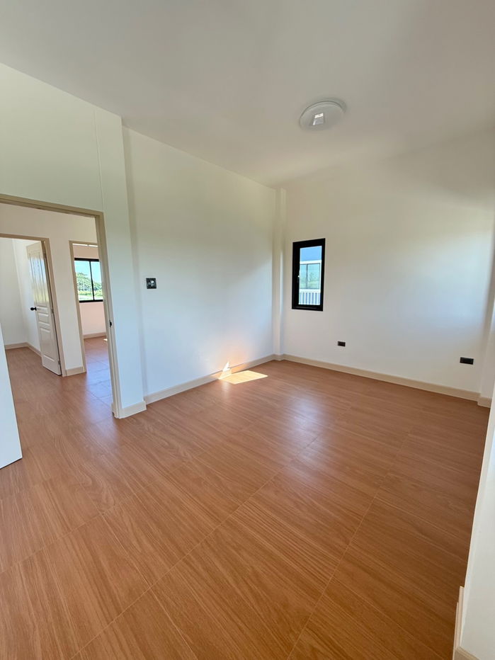 รูป บ้านแฝดพื้นที่ใหญ่ 42.5 ตร.ว. ใกล้เซ็นทรัล–โรจนะ ราคาพิเศษ 2.79 ลบ.* - รูปที่ 4/17